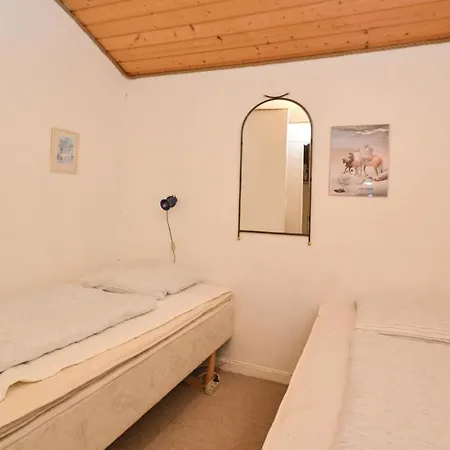 Holiday home Amazing In With Kitchen Fano